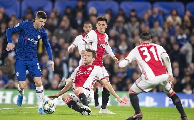 费耶诺德对阿贾克斯精彩纷呈的比赛