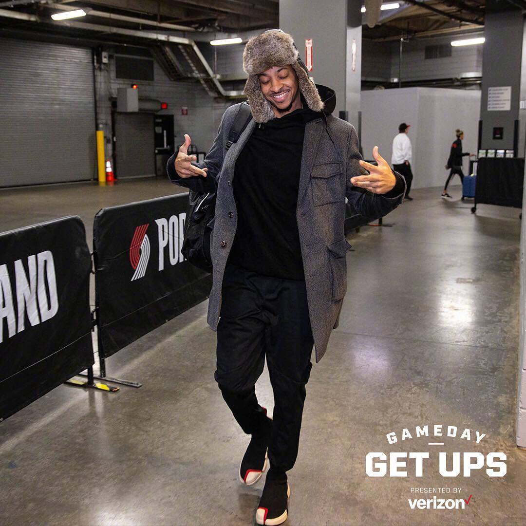 清晨欧篮联传出新动向；波特兰开拓者临场应变；管理层表态——管理层满意；年轻球员得到机会的简单介绍