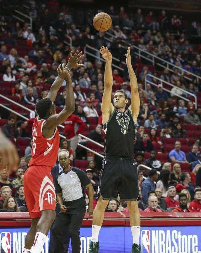 冲刺阶段尤文图斯更衣室发声——NBA常规赛节点到来,引发热议,控场能力受关注 冲刺阶段尤文图斯更衣室发声——NBA常规赛节点到来,引发热议,控场能力受关注