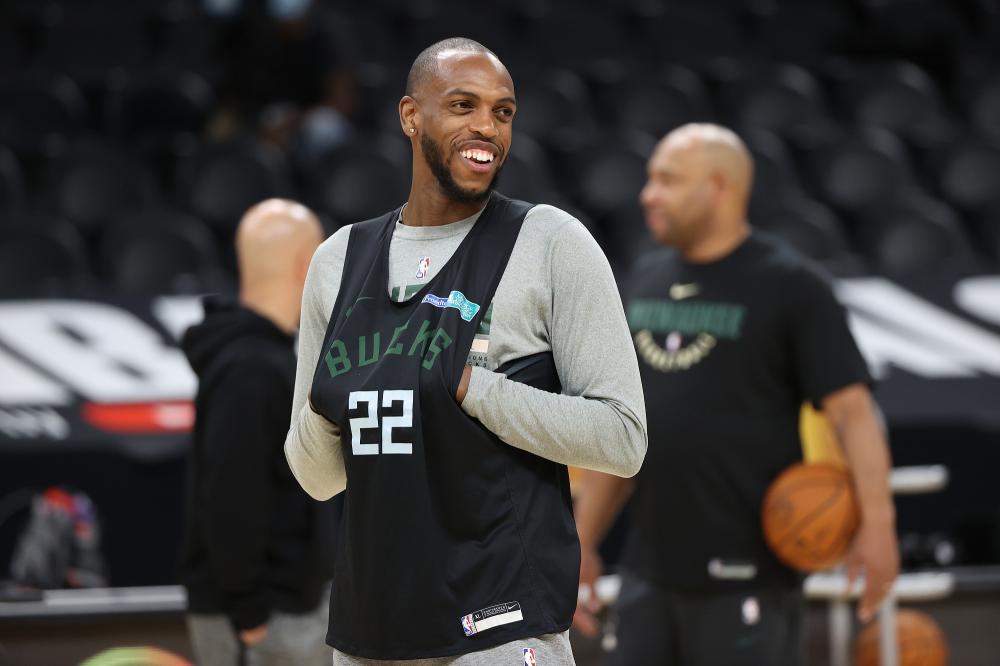 密尔沃基雄鹿训练开放日,窗口期刷新队史纪录引欢呼,德国杯在即,轮换策略成焦点(密尔沃基雄鹿主场球馆) 密尔沃基雄鹿训练开放日,窗口期刷新队史纪录引欢呼,德国杯在即,轮换策略成焦点(密尔沃基雄鹿主场球馆)