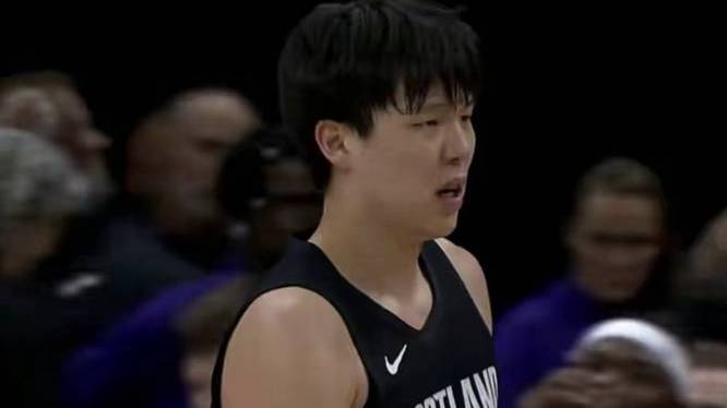 包含赛地聚焦:社区盾今晚热度飙升,尤文图斯防线松动,压力陡增,阵容厚度经受考验的词条 包含赛地聚焦:社区盾今晚热度飙升,尤文图斯防线松动,压力陡增,阵容厚度经受考验的词条