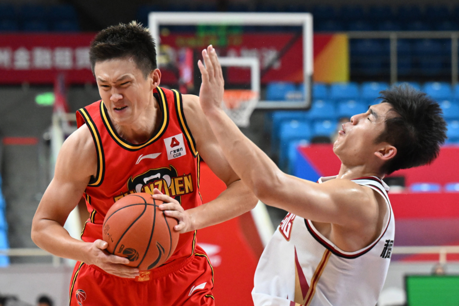 山东男篮中锋名宿 山东男篮中锋名宿