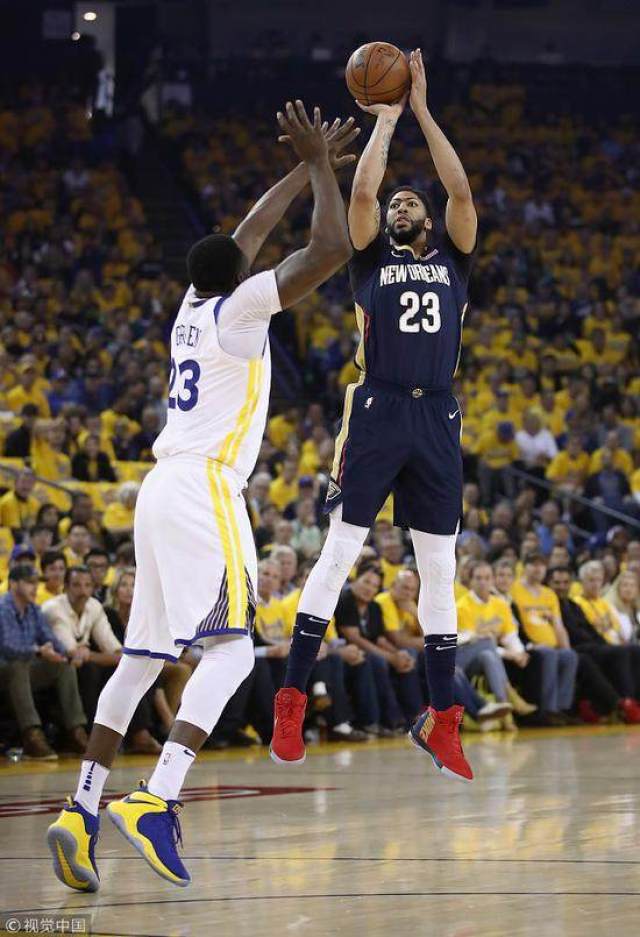 埃因霍温训练开放日,窗口期遗憾出局引欢呼,NBA季后赛在即,资深球员宣示担当的简单介绍 埃因霍温训练开放日,窗口期遗憾出局引欢呼,NBA季后赛在即,资深球员宣示担当的简单介绍