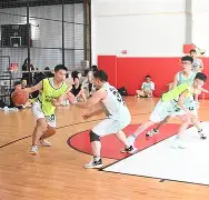 社区与武警医院开展舞蹈演出庆护士节活动 社区与武警医院开展舞蹈演出庆护士节活动