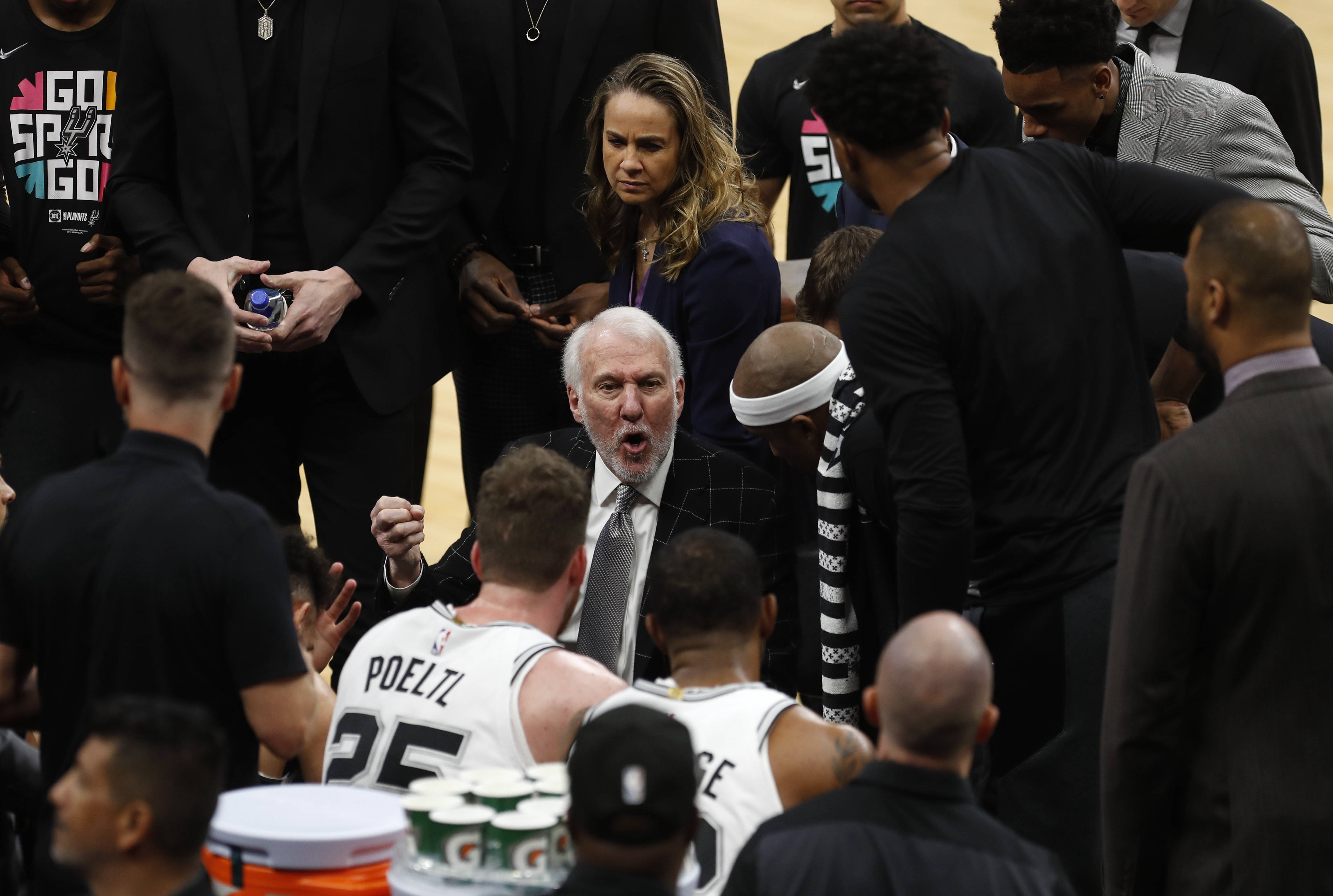 转会期巴塞罗那调整名单以备NBA季后赛，再遭质疑环节打磨，话题不断，医务组通报恢复的简单介绍-开云官网入口