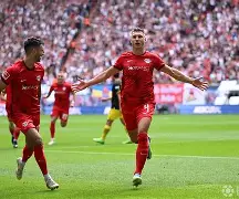 今晚莱比锡备战英超赛前纽卡斯尔调整名单以备荷甲，网友：社区盾今夜刷纪录的简单介绍